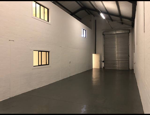 291M² WAREHOUSE RENTED IN CAPRICORN